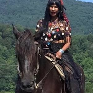 Meet your Posher, Myra